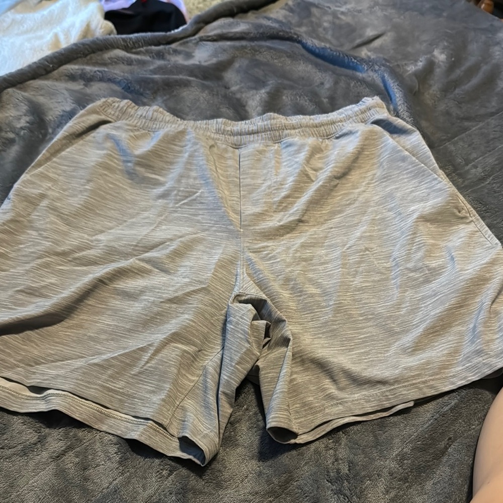 Lululemon Athletica Gray Athletic Shorts Lightweight Relaxed Fit